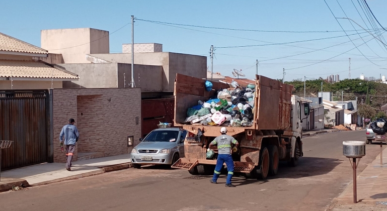 Coleta de lixo doméstico em Lagoa Formosa passa por mudança de horário; secretário explica o motivo