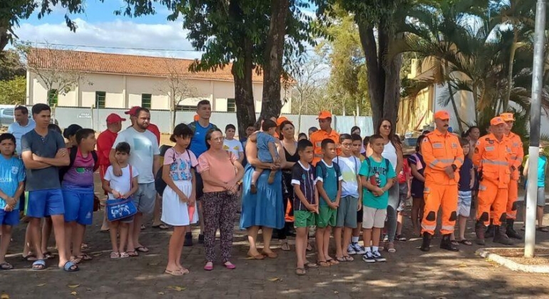 Patos de  Minas - Bombeiros Militares inauguram o projeto PRODINATA com o objetivo de incentivar a natação e prevenir acidentes