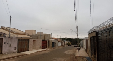 Cidade de Lagoa Formosa amanhece com queda de temperatura, ventania e céu nublado 