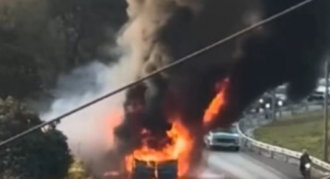 Criminosos ateiam fogo em ônibus na rodovia MG-10 em Vespasiano e ataque teria sido ordenado por detentos do presídio de Patrocínio