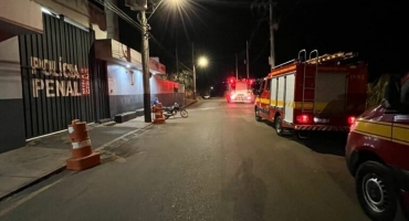 Durante motim detentos do Presídio Sebastião Satiro de Patos de Minas provocam princípio de incêndio