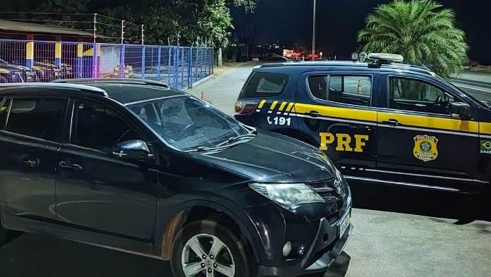 PRF de Patos de Minas apreende veículo adulterado e encaminha condutor para a delegacia 