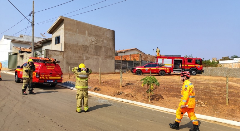 Provável incêndio criminoso atinge duas residências no bairro Novo Horizonte em Lagoa Formosa 