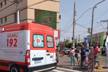 Carmo do Paranaíba – SAMU socorre idosa de 94 anos atropelada no centro da cidade