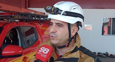 Período chuvoso - Corpo de bombeiros orienta motoristas sobre cuidados ao dirigir com pista molhada 