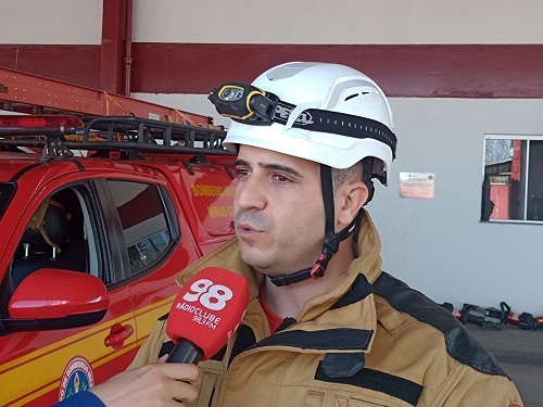 Período chuvoso - Corpo de bombeiros orienta motoristas sobre cuidados ao dirigir com pista molhada 