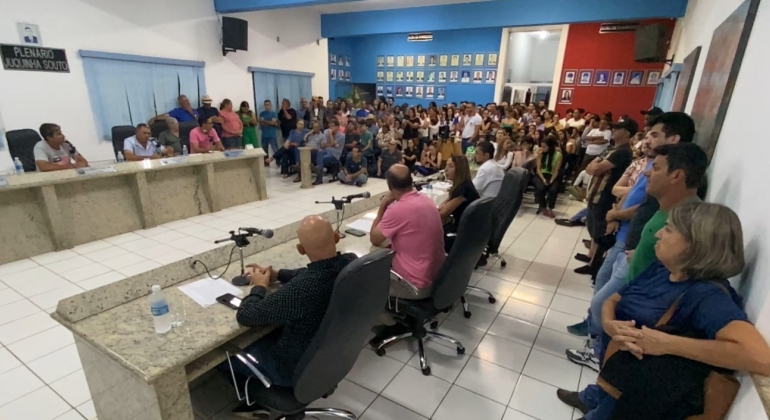 Prefeito de Lagoa Formosa não atende à convocação para participar de reunião na Câmara Municipal