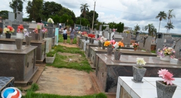 Dia de Finados é celebrado com missas e visitação aos túmulos em Lagoa Formosa e nas comunidades rurais do município 