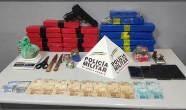 Patos de Minas - PM apreende grande quantidade de droga em residência no bairro Morada da Serra; casal é preso