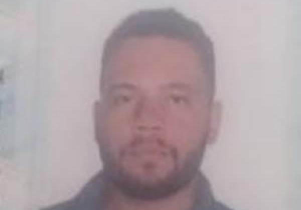 Motociclista colide contra poste de iluminação pública em Patos de Minas e morre Motociclista colide contra poste de iluminação pública em Patos de Minas e morre