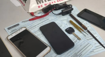 Polícia Militar recupera veículo furtado em Patos de Minas em operação realizada em Presidente Olegário Polícia Militar recupera veículo furtado em Patos de Minas em operação realizada em Presidente Olegário