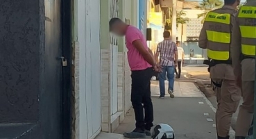Polícia Militar prende na Bahia homem acusado de estuprar a enteada de 8 anos em Patos de Minas Polícia Militar prende na Bahia homem acusado de estuprar a enteada de 8 anos em Patos de Minas