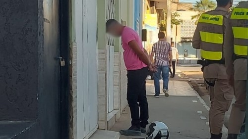 Polícia Militar prende na Bahia  homem acusado de estuprar a enteada de 8 anos em Patos de Minas 