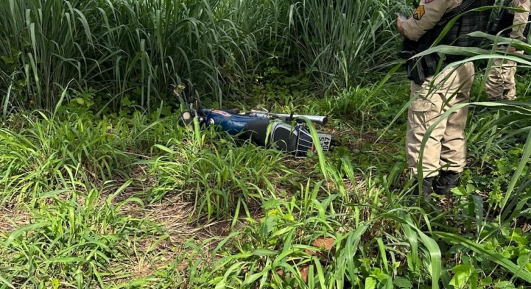 Motocicleta furtada em Lagamar é encontrada abandonada às margens da MGC-354; em Presidente Olegário