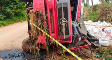 Coromandel - Motorista sofre acidente ao desviar de árvore caída na pista da BR-188 e morre 