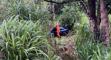Veículo sai da pista na BR-354 entre Lagoa Formosa e Patos de Minas e deixa uma pessoa ferida 