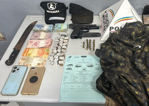 Ladrões rendem frentista de posto de combustível na BR-354; roubam dinheiro e acabam presos pela Polícia Militar Ladrões rendem frentista de posto de combustível na BR-354; roubam dinheiro e acabam presos pela Polícia Militar