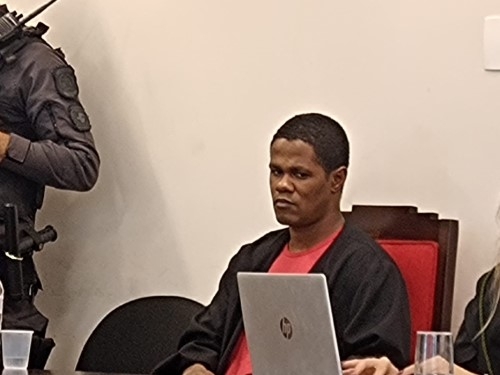 Acusado de matar homem por sucata de micro-ondas é condenado a mais de 13 anos de prisão Acusado de matar homem por sucata de micro-ondas é condenado a mais de 13 anos de prisão