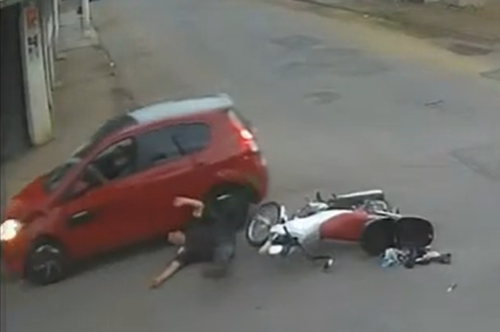 Polícia Militar registra novo acidente no cruzamento das Ruas Prefeito Camundinho com Ouro Preto; em Patos de Minas Polícia Militar registra novo acidente no cruzamento das Ruas Prefeito Camundinho com Ouro Preto; em Patos de Minas