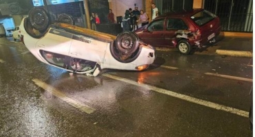 Mulher com sintomas de embriaguez capota veículo em Patos de Minas após sair de show sertanejo