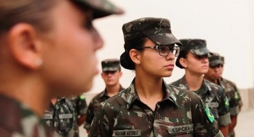 Forças Armadas começam alistamento voluntário feminino