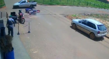 Lagoa Formosa - Motoqueiro que sofreu grave acidente após condutor de automóvel avançar parada obrigatório perde um rim Lagoa Formosa - Motoqueiro que sofreu grave acidente após condutor de automóvel avançar parada obrigatório perde um rim