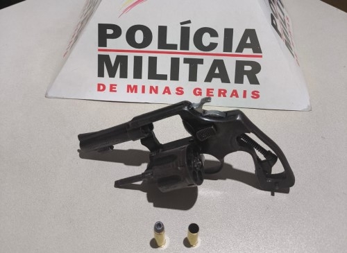 Carmo do Paranaíba - Ação rápida da Polícia Militar impede tragédia com autor de ameaças sendo preso após disparos