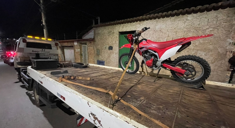 Polícia Militar de Lagoa Formosa retira mais uma motocicleta “barulhenta” de circulação