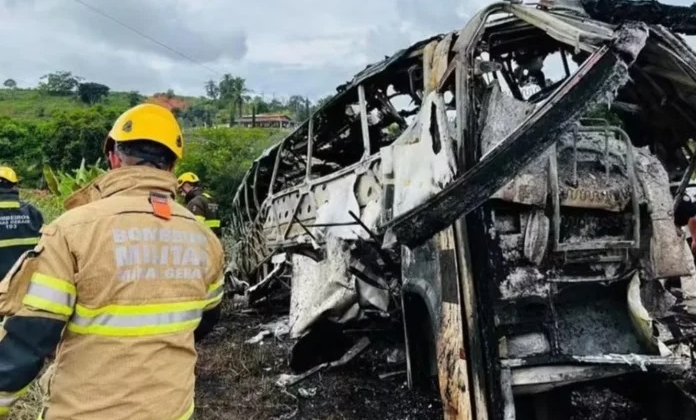 Motorista de carreta envolvida em tragédia que matou 39 pessoas na BR-116 é preso no Espírito Santo