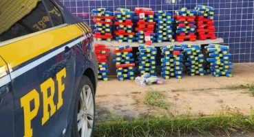 PRF de Patos de Minas apreende novo carregamento de maconha; desta vez o veículo transportava 335 barras da droga 