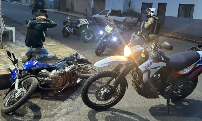 Carmo do Paranaíba – Operação policial resulta na apreensão de motocicletas e na condução de condutores por crimes de trânsito Carmo do Paranaíba – Operação policial resulta na apreensão de motocicletas e na condução de condutores por crimes de trânsito