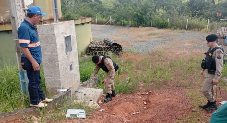 Ladrões invadem ETE em Lagoa Formosa pela segunda vez e levam centenas de metros de fios da rede elétrica e outros materiais; prejuízo é de 30 mil reais 