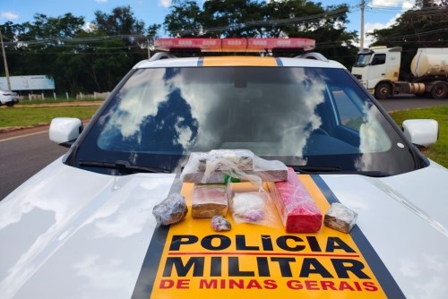 Monte Carmelo - PMRv prende homem por tráfico de drogas em abordagem na MG-190