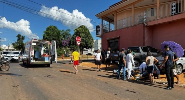 Criança de 3 anos fica gravemente ferida em acidente envolvendo moto e carro na cidade de Patos de Minas Criança de 3 anos fica gravemente ferida em acidente envolvendo moto e carro na cidade de Patos de Minas