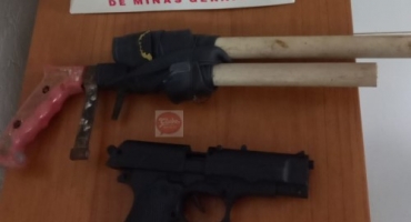 Carmo do Paranaíba – Homem é preso com simulacros de arma de fogo durante operação “Pré-Carnaval Seguro” Carmo do Paranaíba – Homem é preso com simulacros de arma de fogo durante operação “Pré-Carnaval Seguro”