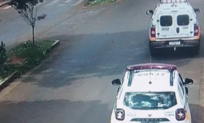 Carmo do Paranaíba – Polícia age rápido e recupera veículo furtado na manhã desta sexta-feira (21) Carmo do Paranaíba – Polícia age rápido e recupera veículo furtado na manhã desta sexta-feira (21)