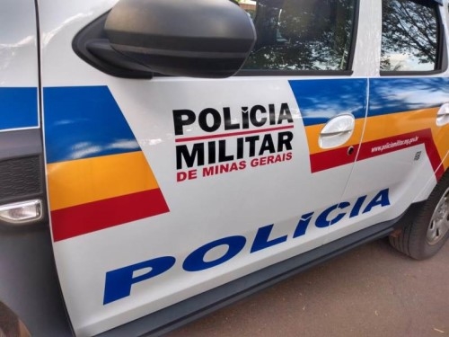 Polícia prende homem acusado de furtar mais de 5 mil reais e cartão da própria namorada em Patos de Minas Polícia prende homem acusado de furtar mais de 5 mil reais e cartão da própria namorada em Patos de Minas