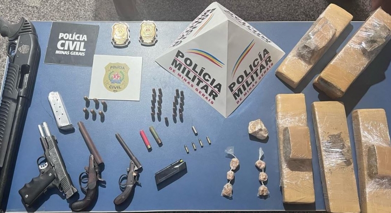 São Gotardo - Operação policial prende foragidos da justiça e apreende armas e drogas São Gotardo - Operação policial prende foragidos da justiça e apreende armas e drogas