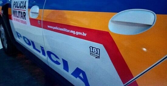 Patrocínio - Criminosos levam carreta com café avaliado em R$1,2 milhão e fazem casal refém Patrocínio - Criminosos levam carreta com café avaliado em R$1,2 milhão e fazem casal refém