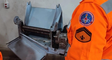 Corpo de Bombeiros é acionado para atender vítima que ficou com a mão presa em máquina de panificação em Lagoa Formosa Corpo de Bombeiros é acionado para atender vítima que ficou com a mão presa em máquina de panificação em Lagoa Formosa