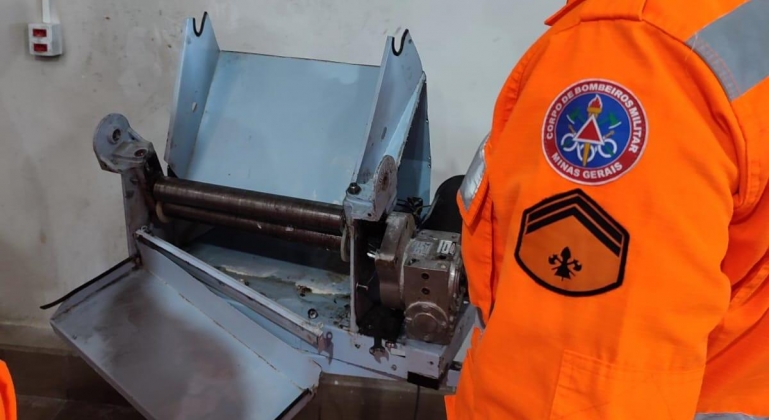 Corpo de Bombeiros é acionado para atender vítima que ficou com a mão presa em máquina de panificação em Lagoa Formosa Corpo de Bombeiros é acionado para atender vítima que ficou com a mão presa em máquina de panificação em Lagoa Formosa