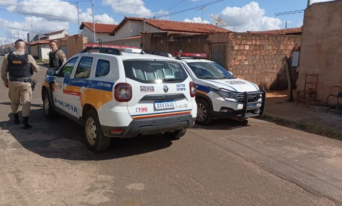 Carmo do Paranaíba – Perseguição policial resulta na prisão em flagrante após suspeito invadir residência Carmo do Paranaíba – Perseguição policial resulta na prisão em flagrante após suspeito invadir residência