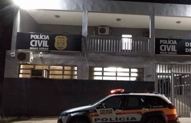 Patos de Minas - Jovem é preso por falsa comunicação de crime após tentar ocultar pagamento de programa sexual com celular; entenda o caso Patos de Minas - Jovem é preso por falsa comunicação de crime após tentar ocultar pagamento de programa sexual com celular; entenda o caso