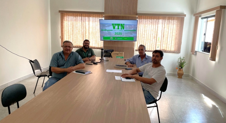 Reunião sobre o Valor de Terra Nua 2025 acontece na Secretaria de Obras em Lagoa Formosa Reunião sobre o Valor de Terra Nua 2025 acontece na Secretaria de Obras em Lagoa Formosa