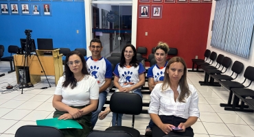 Durante reunião na Câmara Municipal; mãe de alunas de Lagoa Formosa faz uso da Tribuna Livre para falar sobre Ambiente Térmico Escolar Durante reunião na Câmara Municipal; mãe de alunas de Lagoa Formosa faz uso da Tribuna Livre para falar sobre Ambiente Térmico Escolar