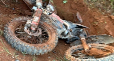 Jovem de São Gotardo morre em colisão entre motocicleta e caminhonete em estrada vicinal de Campos Altos Jovem de São Gotardo morre em colisão entre motocicleta e caminhonete em estrada vicinal de Campos Altos