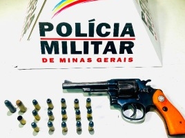 Homem faz uso de drogas e álcool, efetua disparos de arma de fogo em via pública e acaba preso pela Polícia Militar Homem faz uso de drogas e álcool, efetua disparos de arma de fogo em via pública e acaba preso pela Polícia Militar