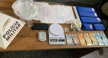 Polícia Militar prende mulher por tráfico de drogas na cidade de São Gotardo Polícia Militar prende mulher por tráfico de drogas na cidade de São Gotardo