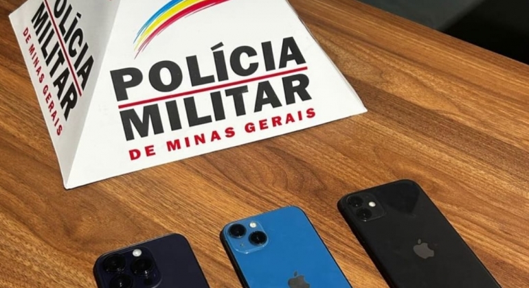 São Gotardo - Polícia Militar efetua prisão de dois autores de roubo de telefones celulares na cidade São Gotardo - Polícia Militar efetua prisão de dois autores de roubo de telefones celulares na cidade