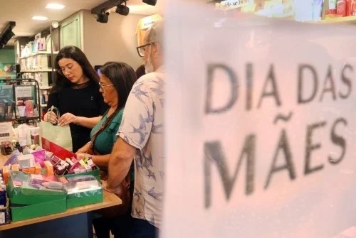CDL Patos de Minas: Comerciantes tem ótimas expectativas de vendas para o Dia das Mães CDL Patos de Minas: Comerciantes tem ótimas expectativas de vendas para o Dia das Mães